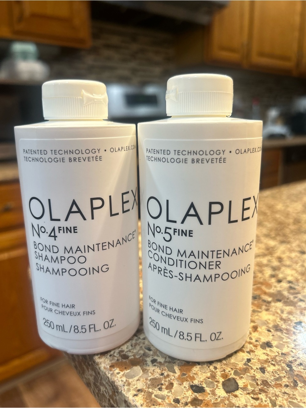 OLAPLEX No.4 Fine Bond Maintenance Shampoo & Conditioner Duo - White